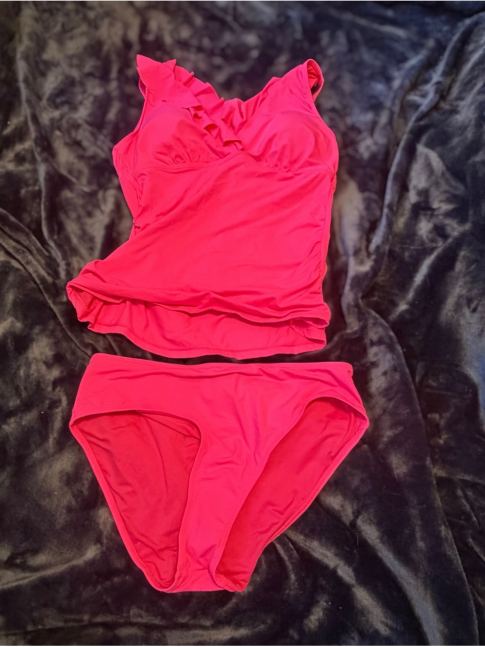 Younique Hot Pink Ruffle V-Neck Tankini Swim Set - Picture 3 of 5